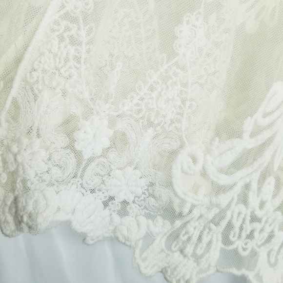 Unbranded No Tags crochet lace top cream overlay small look at measurements - Picture 4 of 7